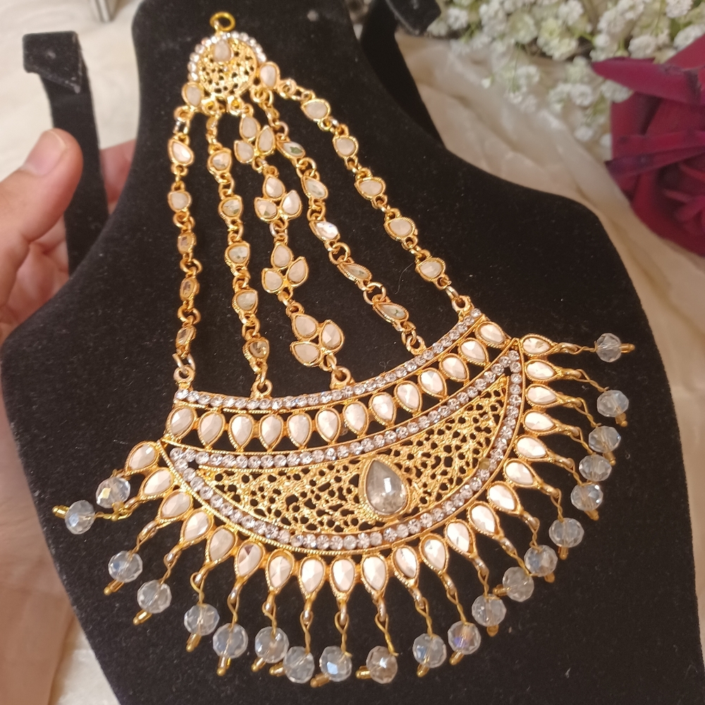 Hair jewelry/ jhoomer for women.